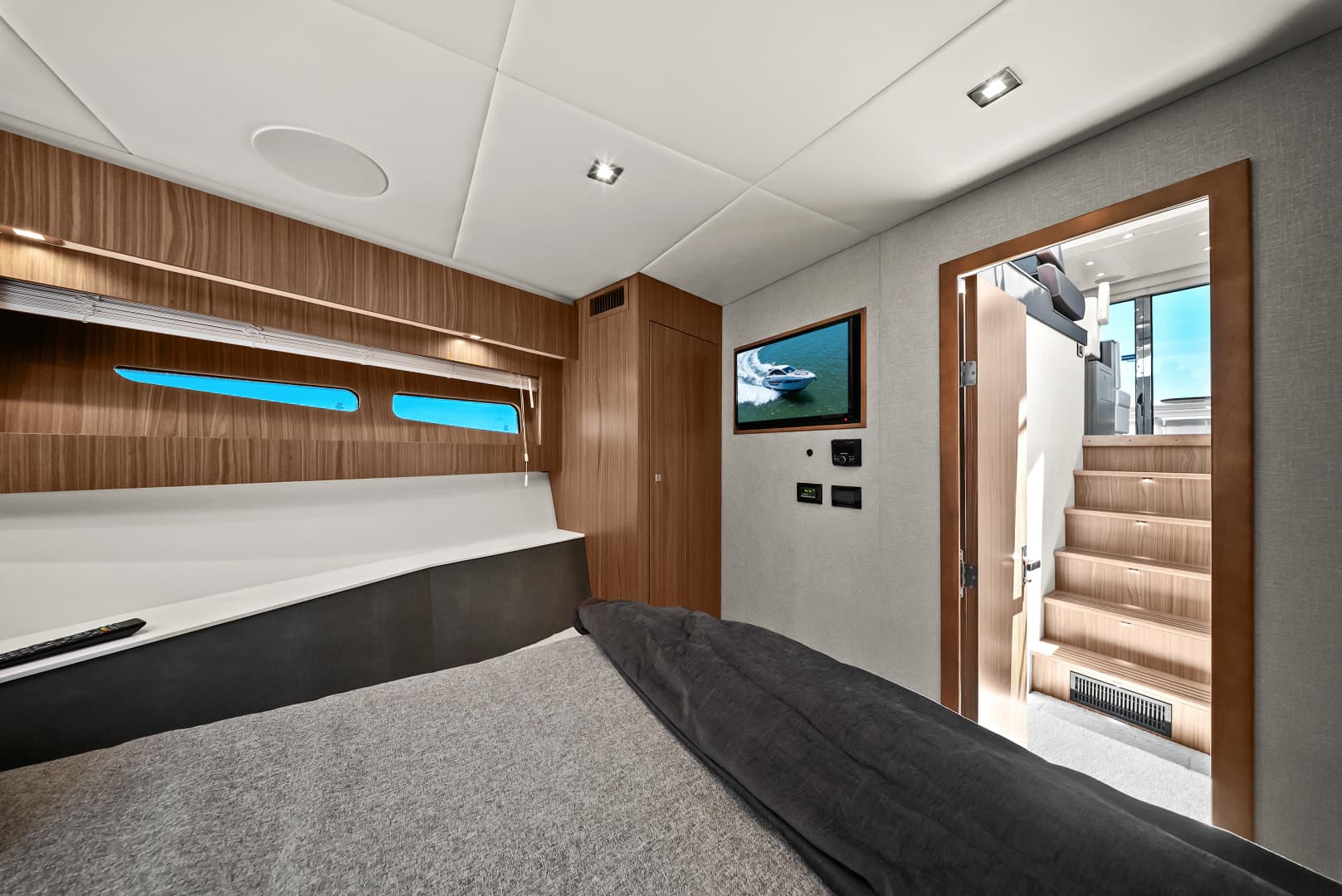 2025 Cruisers Yachts 50 Cantius