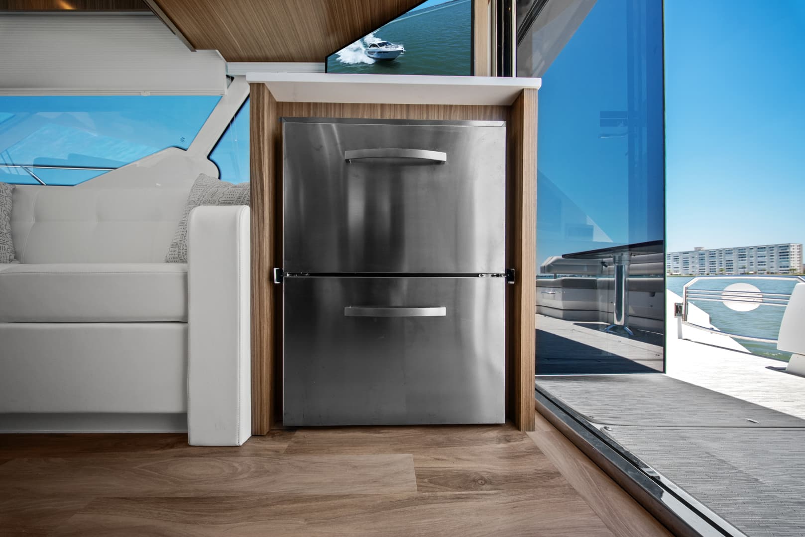 2025 Cruisers Yachts 50 Cantius