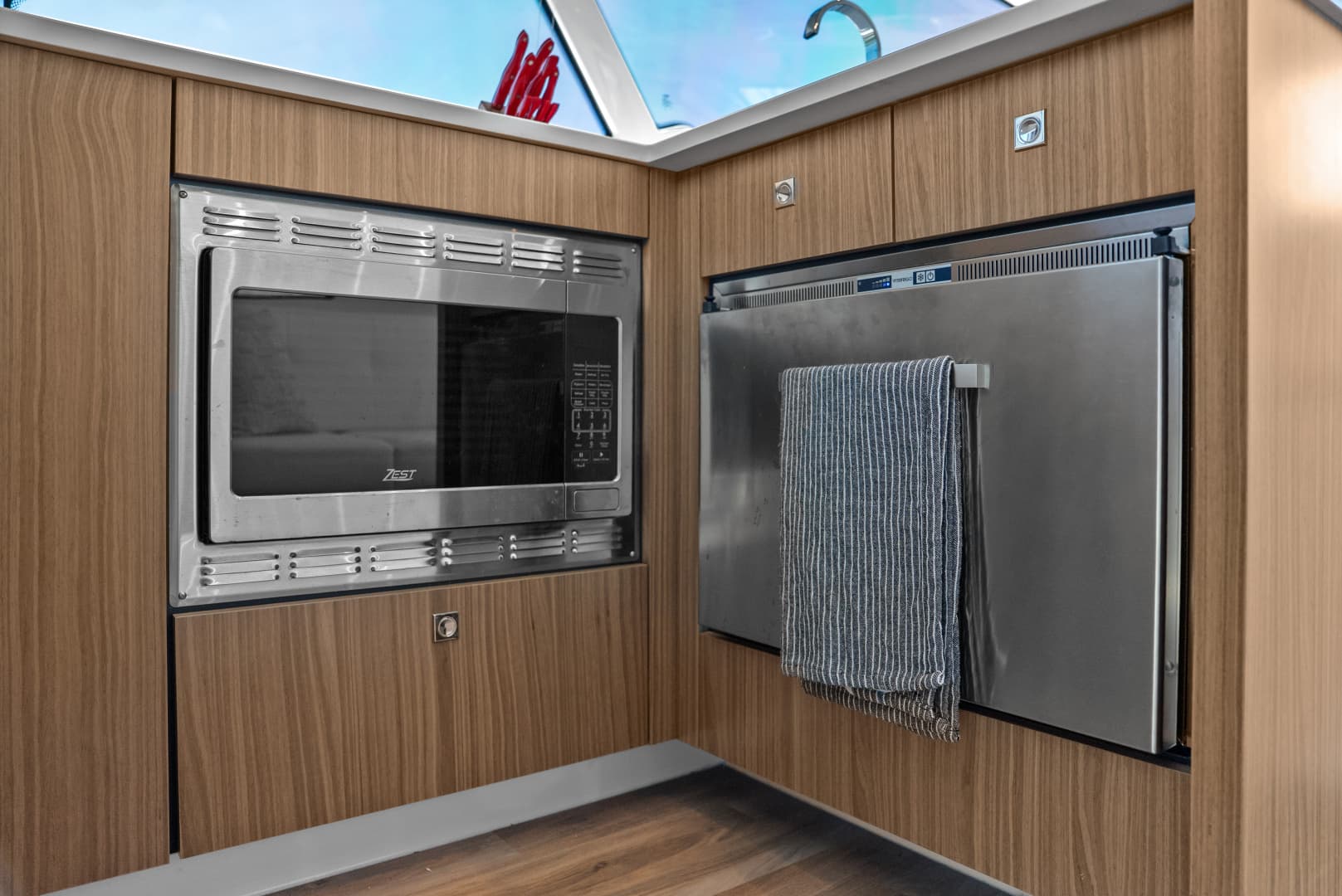 2025 Cruisers Yachts 50 Cantius