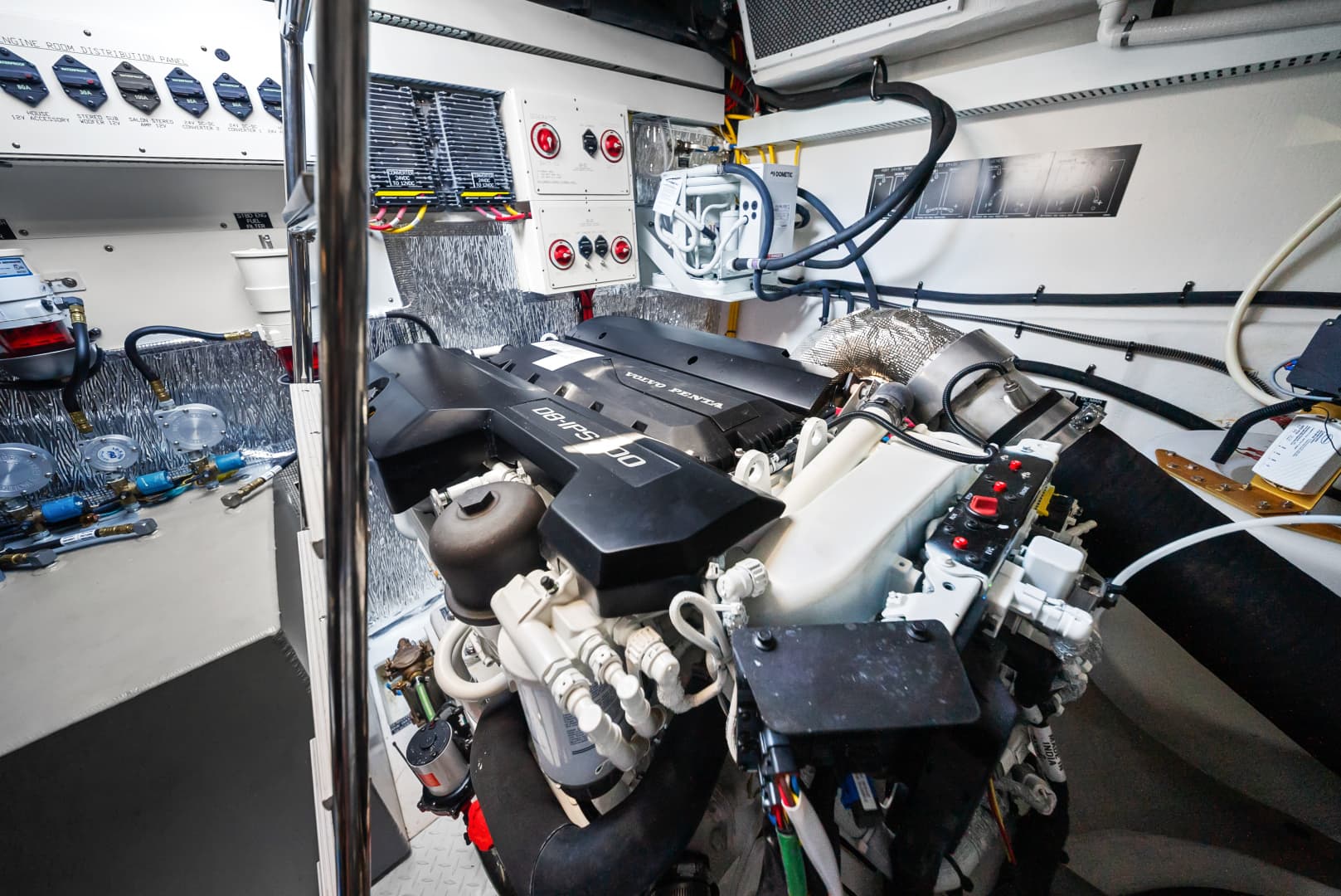 2025 Cruisers Yachts 50 Cantius
