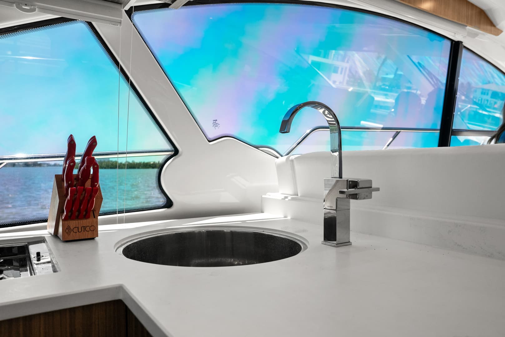 2025 Cruisers Yachts 50 Cantius