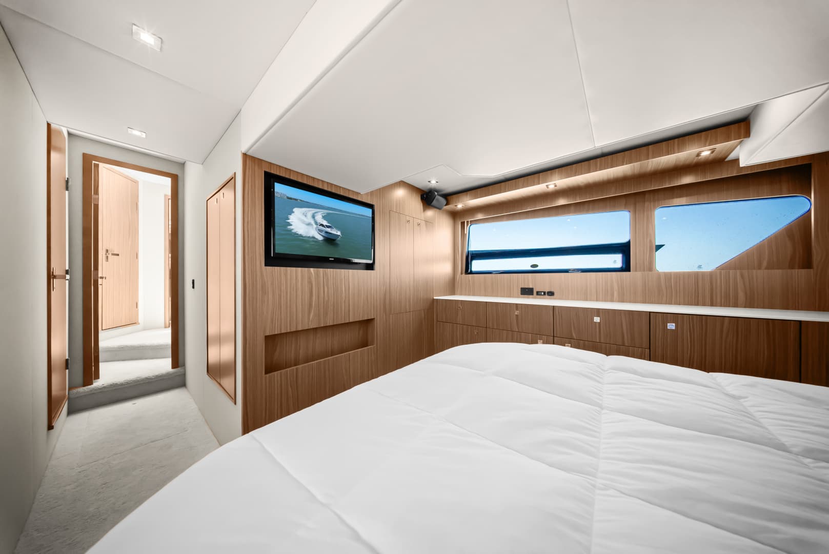 2025 Cruisers Yachts 50 Cantius