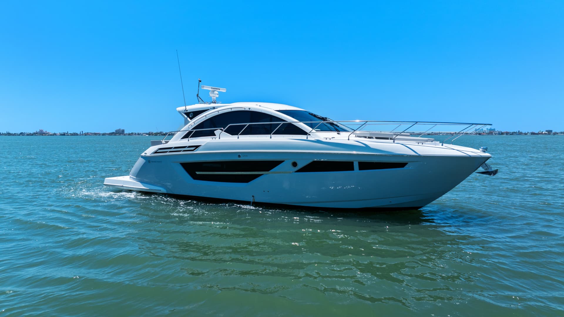 2025 Cruisers Yachts 50 Cantius