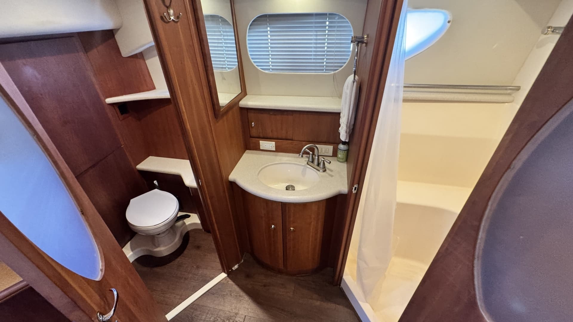 Owner's Ensuite Head