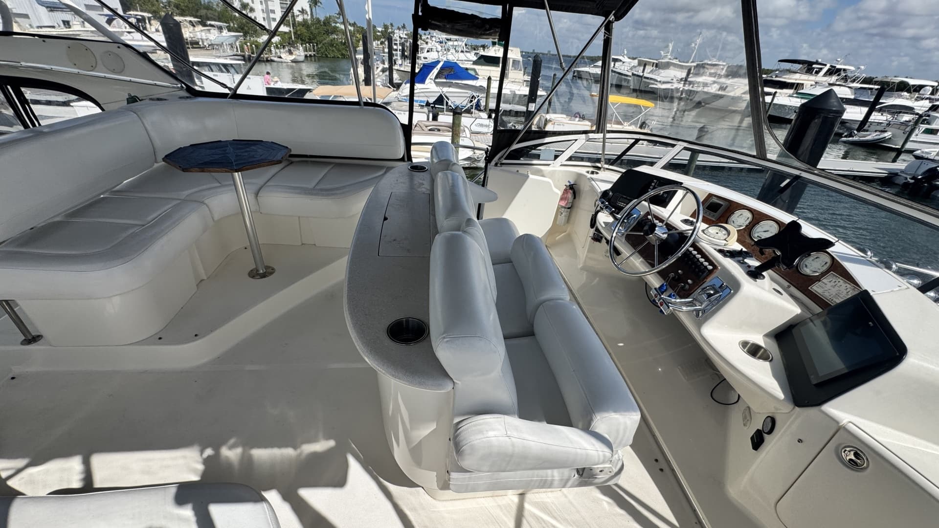 Flybridge Looking Port