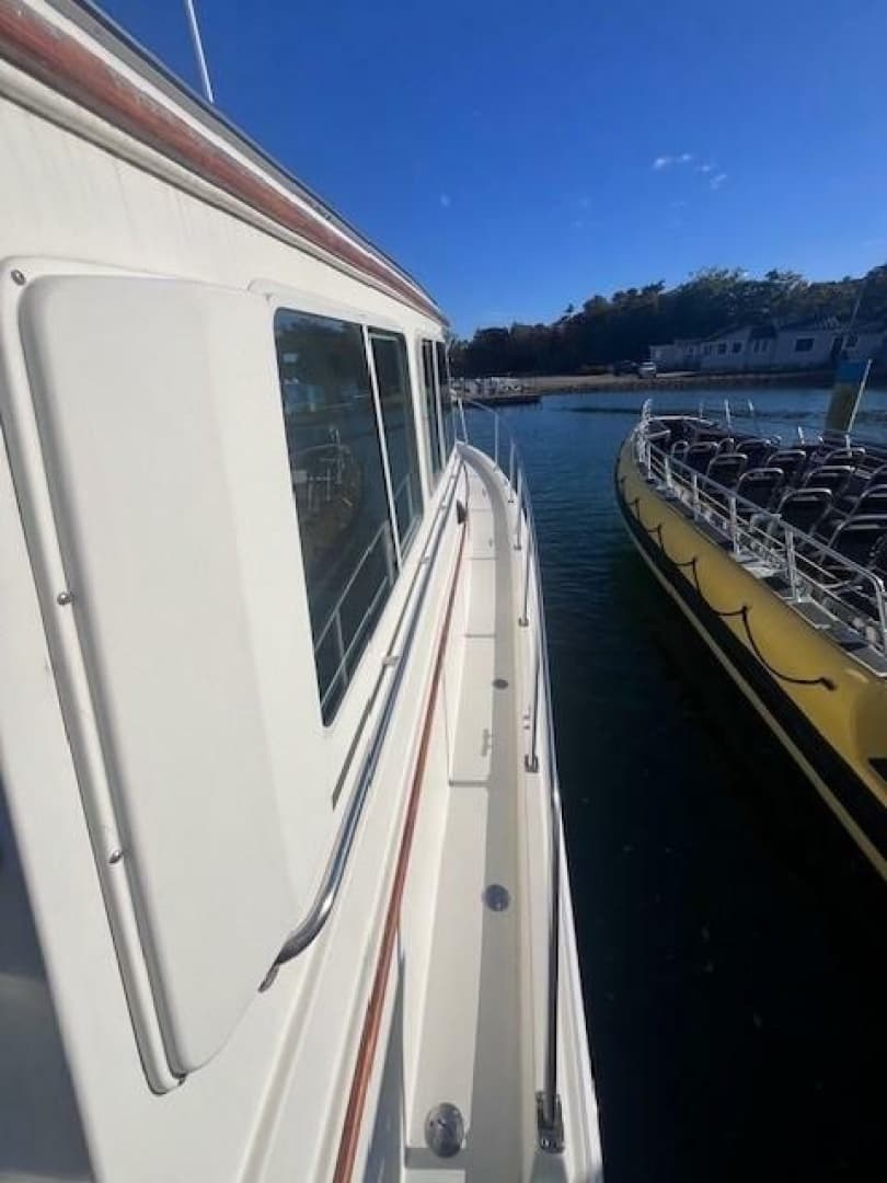 1989 Blue Seas Out Island Explorer