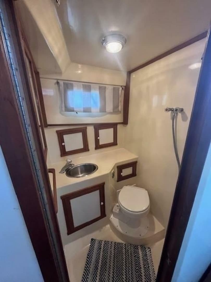1989 Blue Seas Out Island Explorer