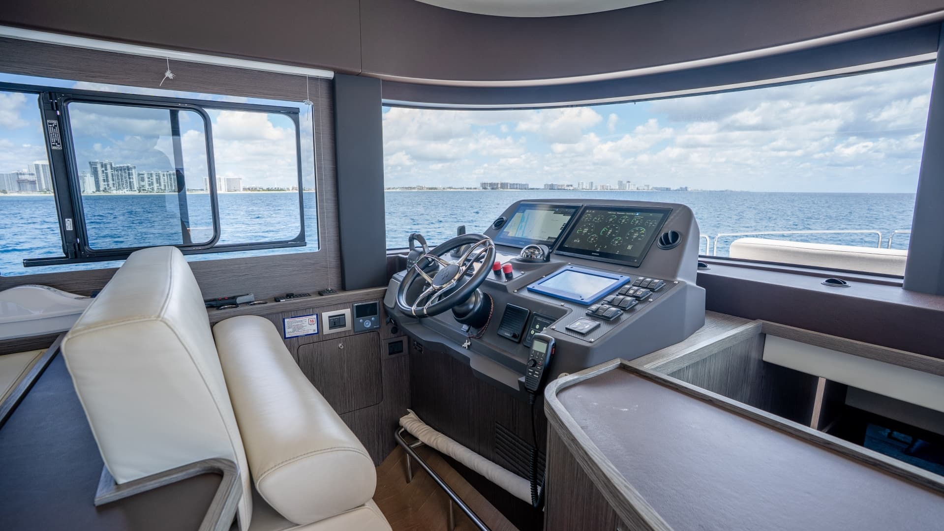2025 Sirena 58