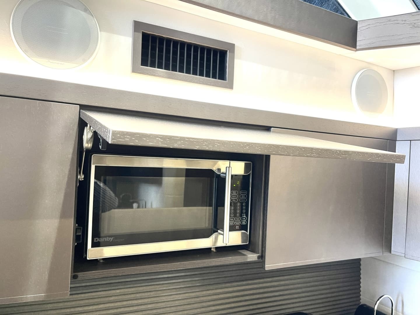2020 Galeon 425 HTS