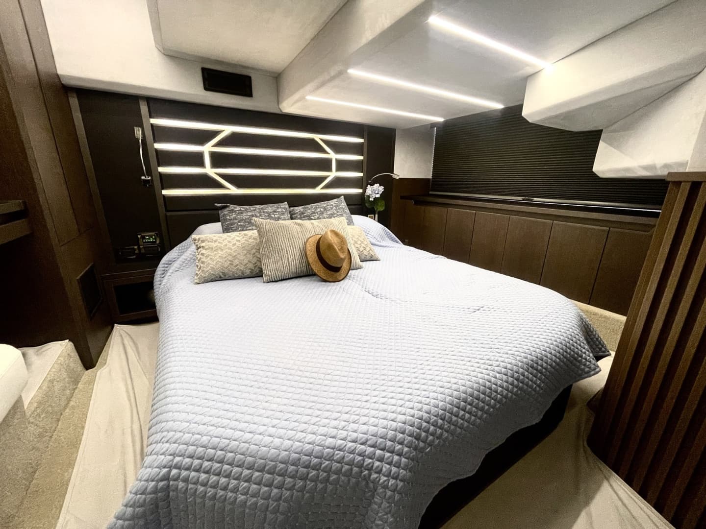 2020 Galeon 425 HTS