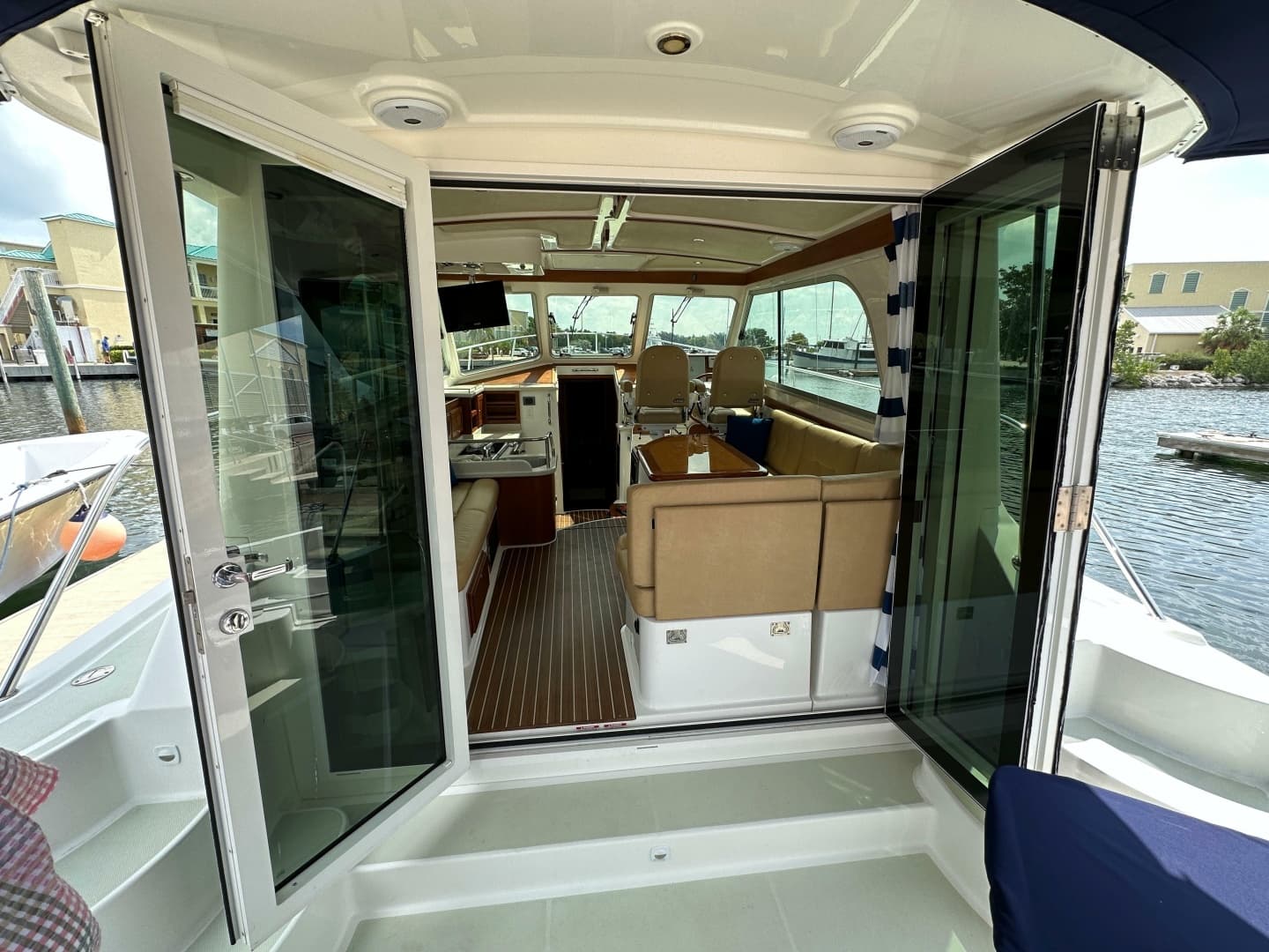 2016 Back Cove 37