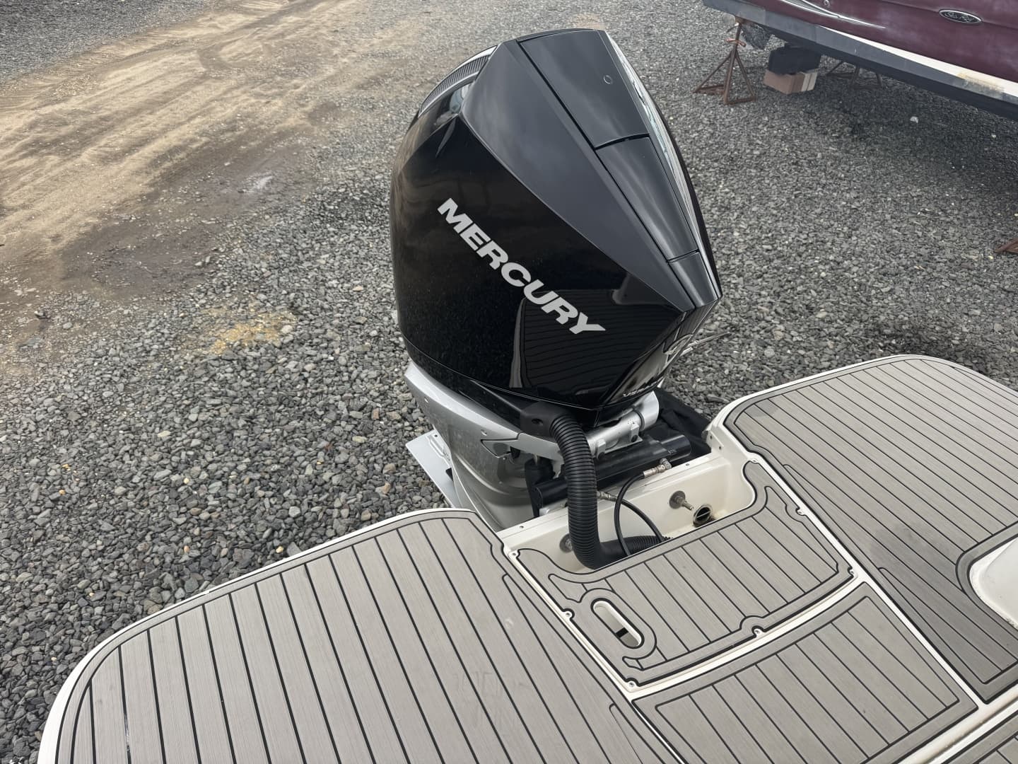 2024 Sea Ray SDX 250 Outboard
