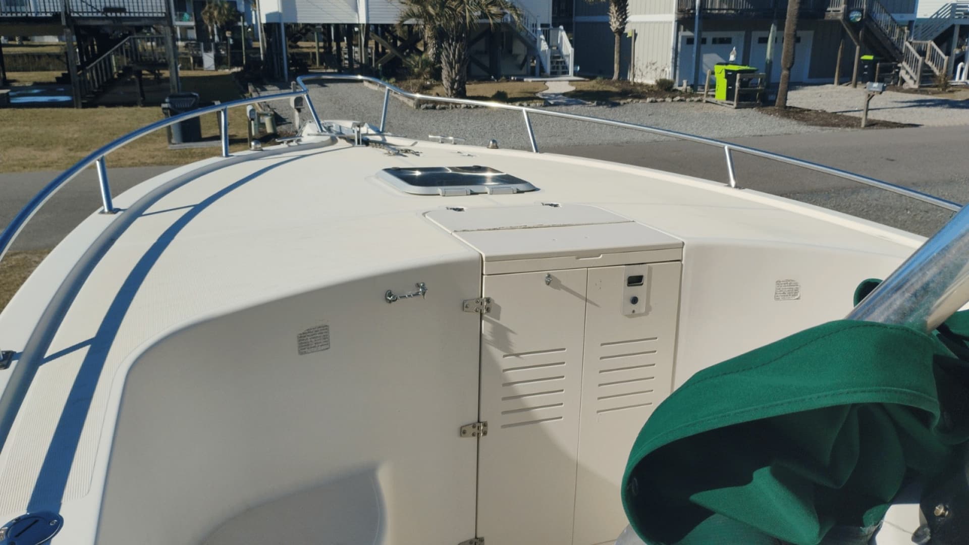 2001 Pursuit 2670 Cuddy Console