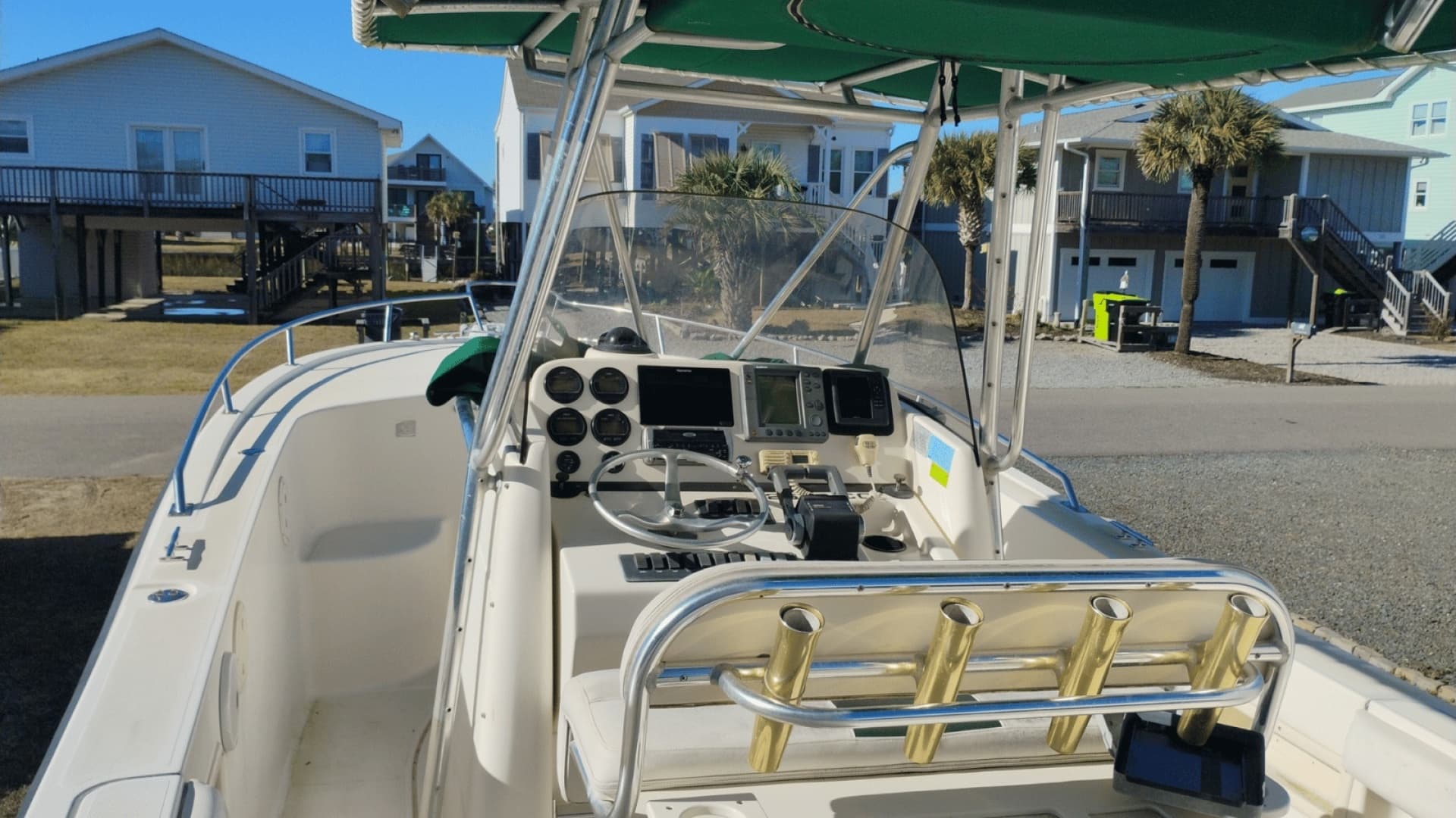 2001 Pursuit 2670 Cuddy Console