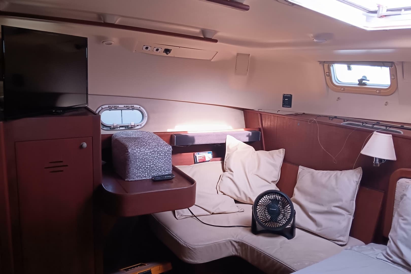1998 Hunter Passage 450