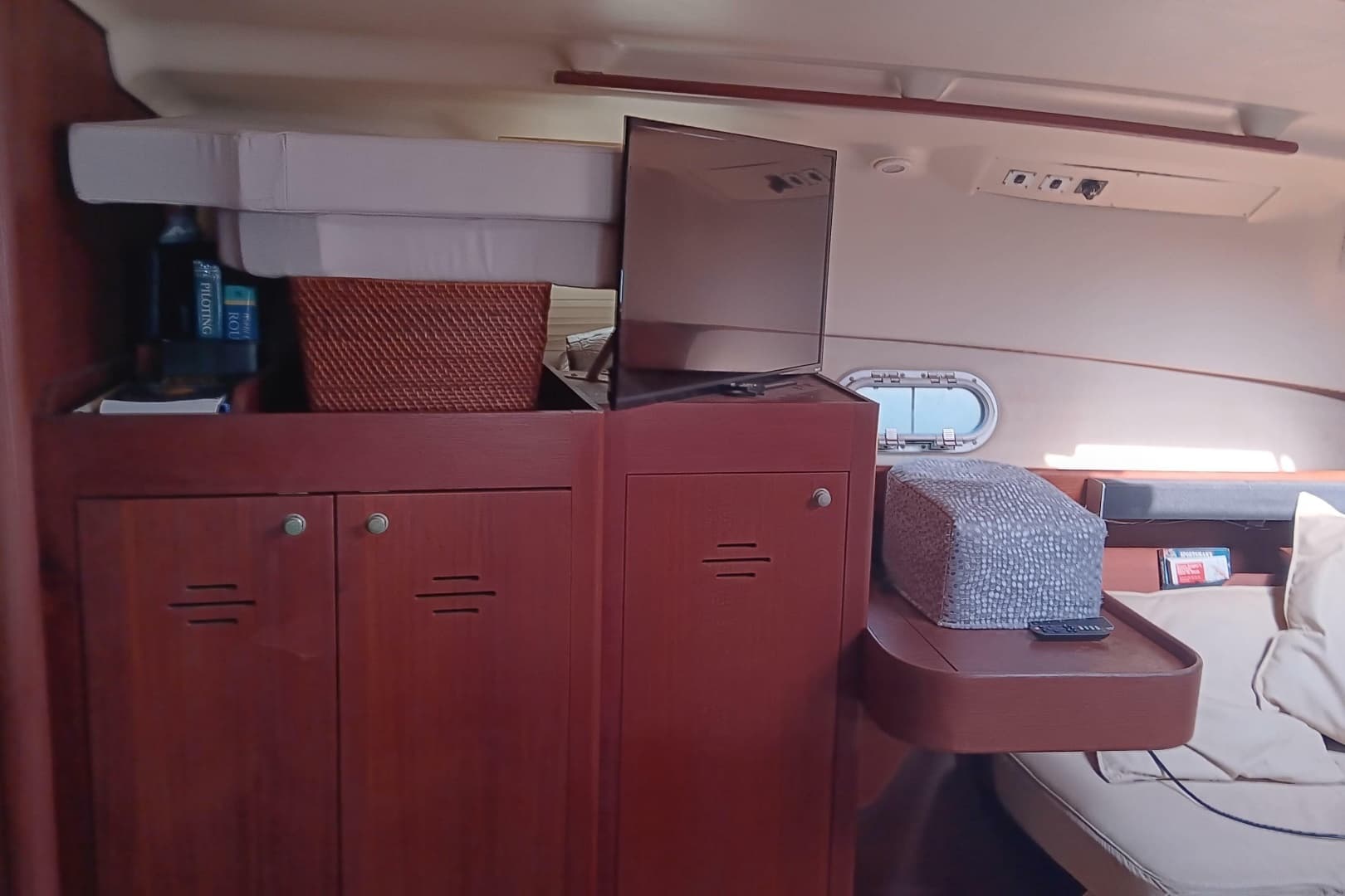 1998 Hunter Passage 450
