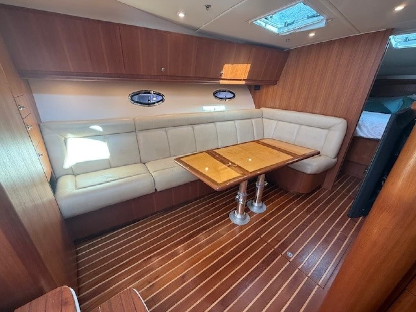 2007 Tiara Yachts 4200 Open