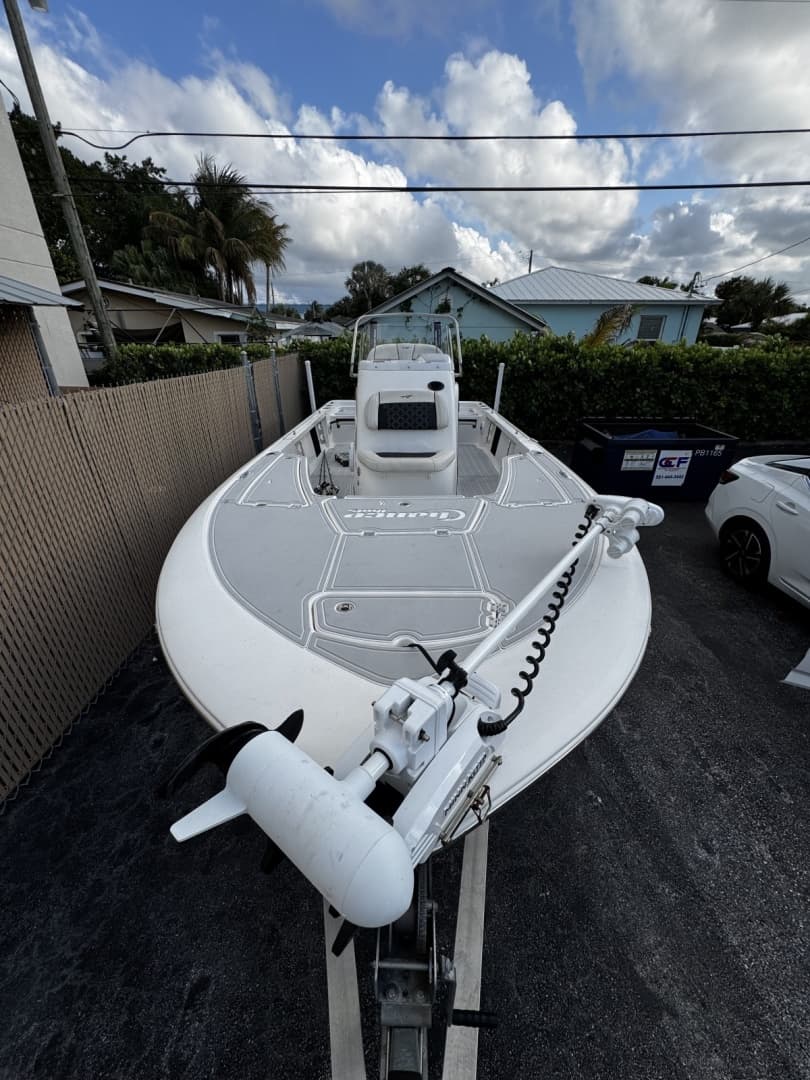 2022 Tidewater 2110 Bay