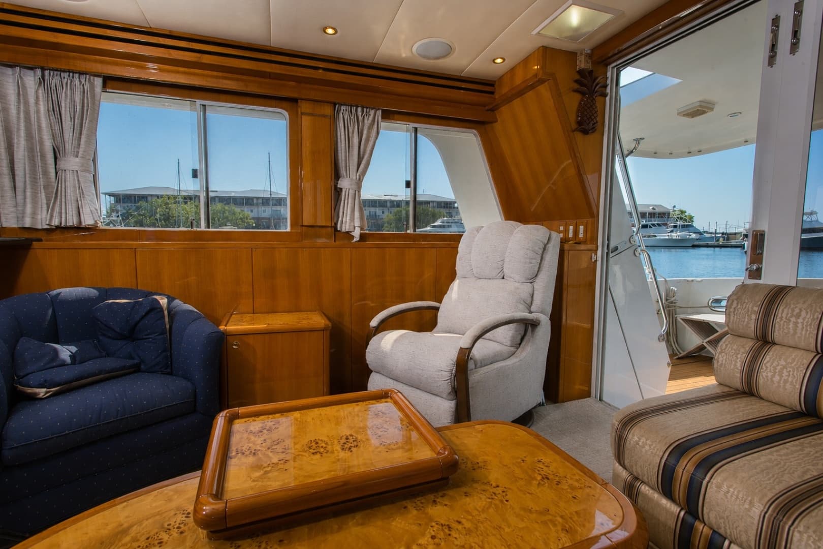 2003 Jefferson 57 Pilothouse