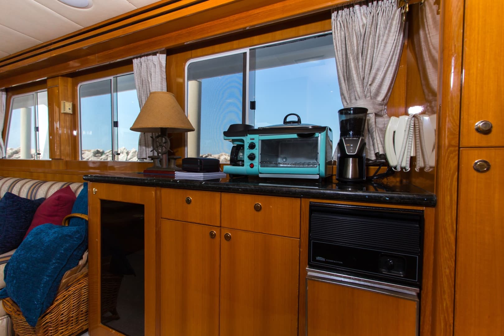 2003 Jefferson 57 Pilothouse