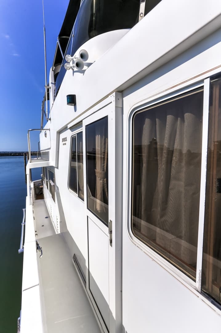 2003 Jefferson 57 Pilothouse