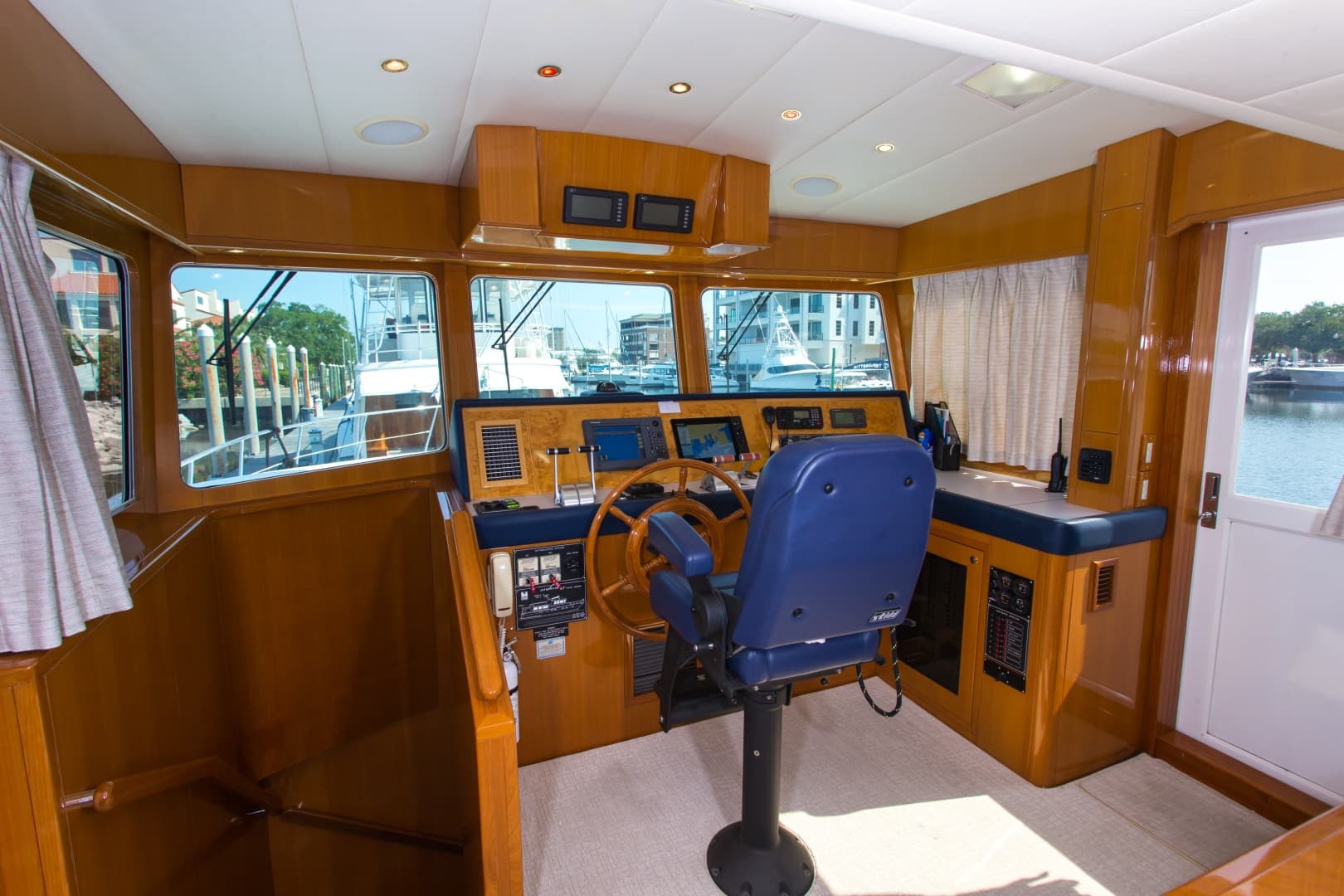 2003 Jefferson 57 Pilothouse
