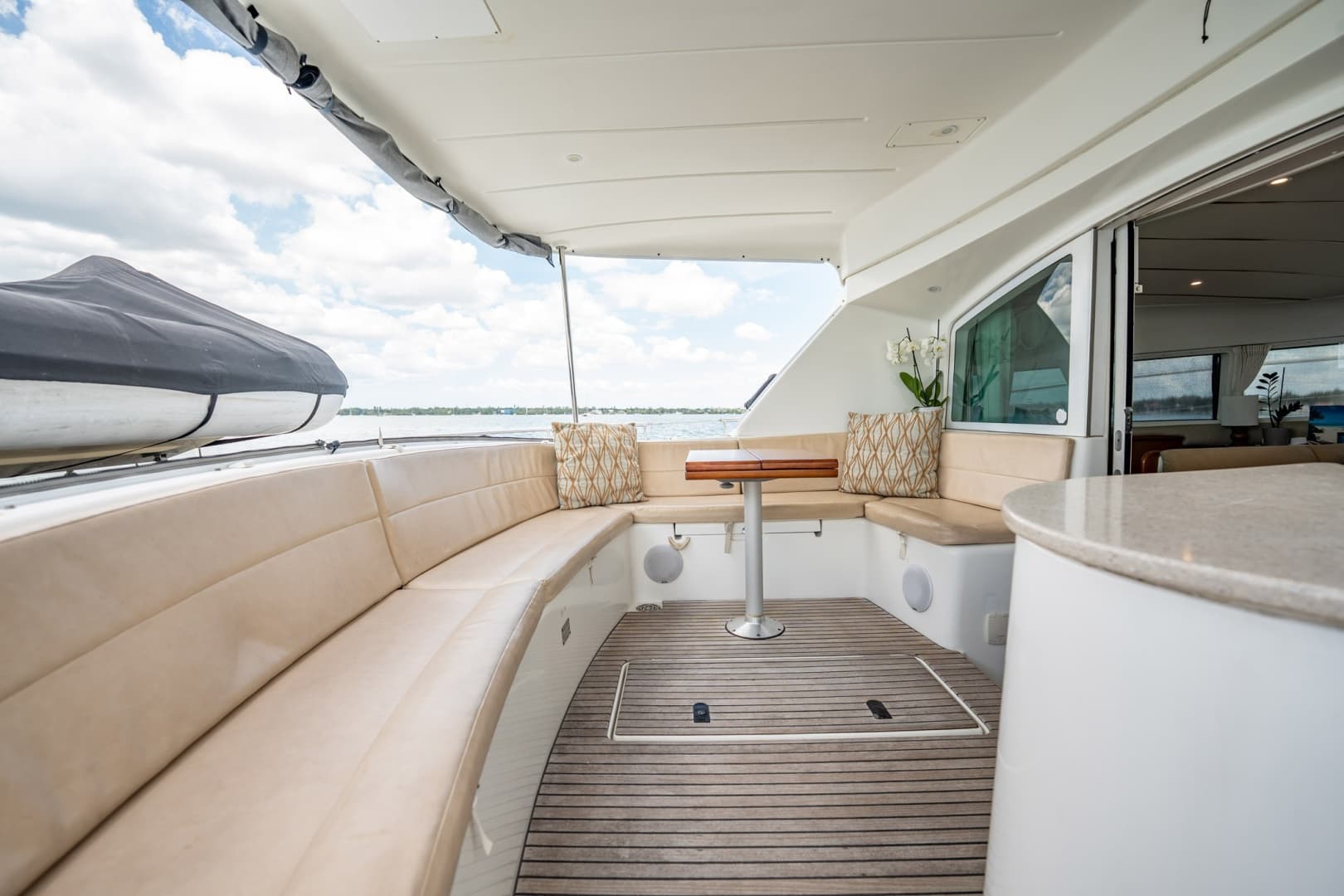2005 Lagoon Power 43