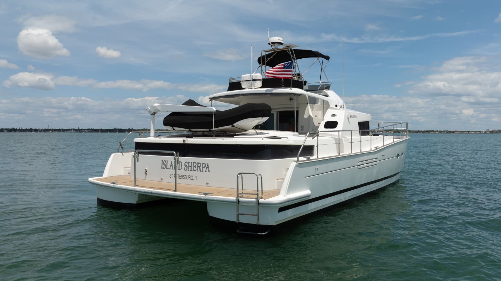2005 Lagoon Power 43