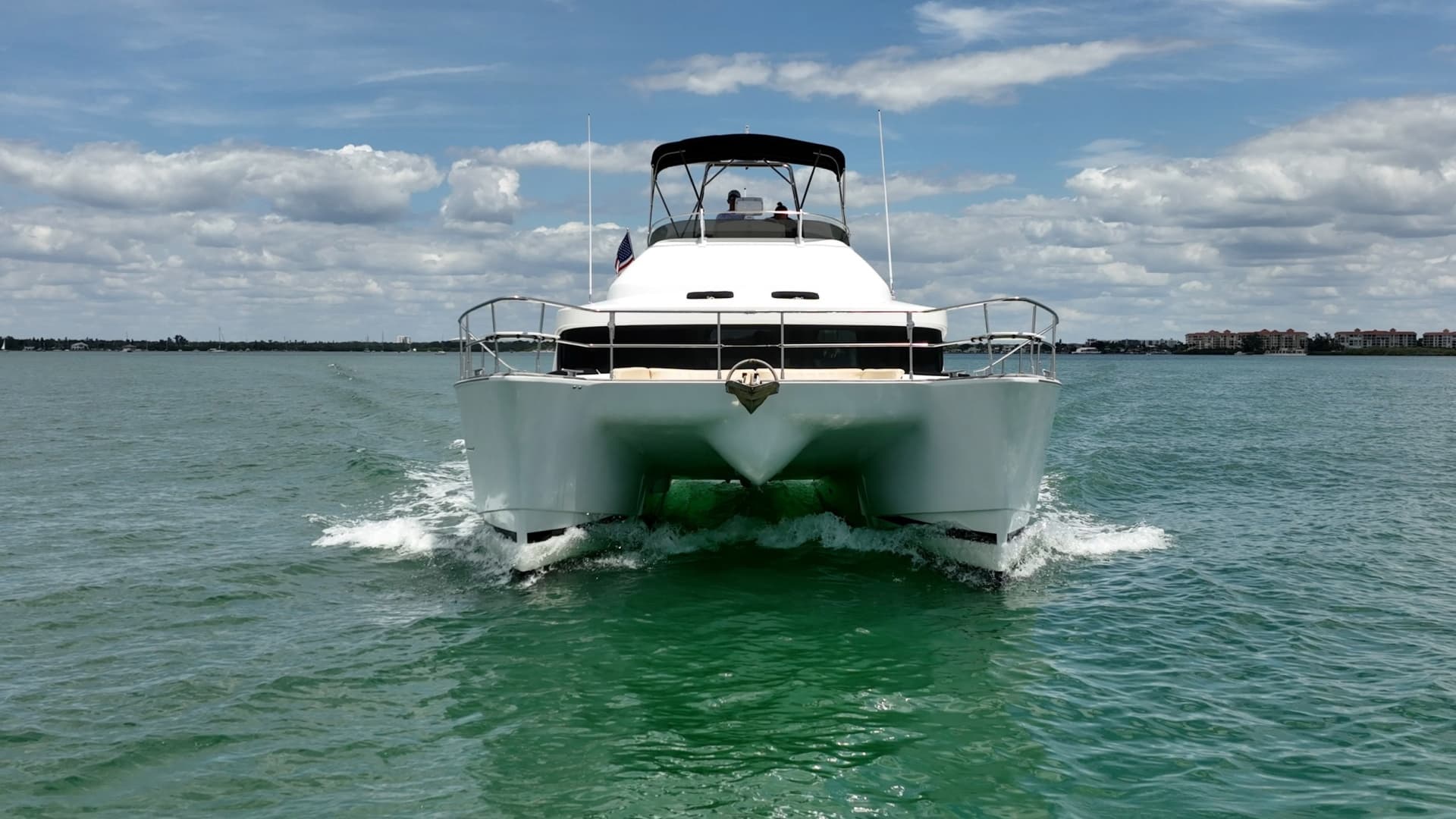 2005 Lagoon Power 43