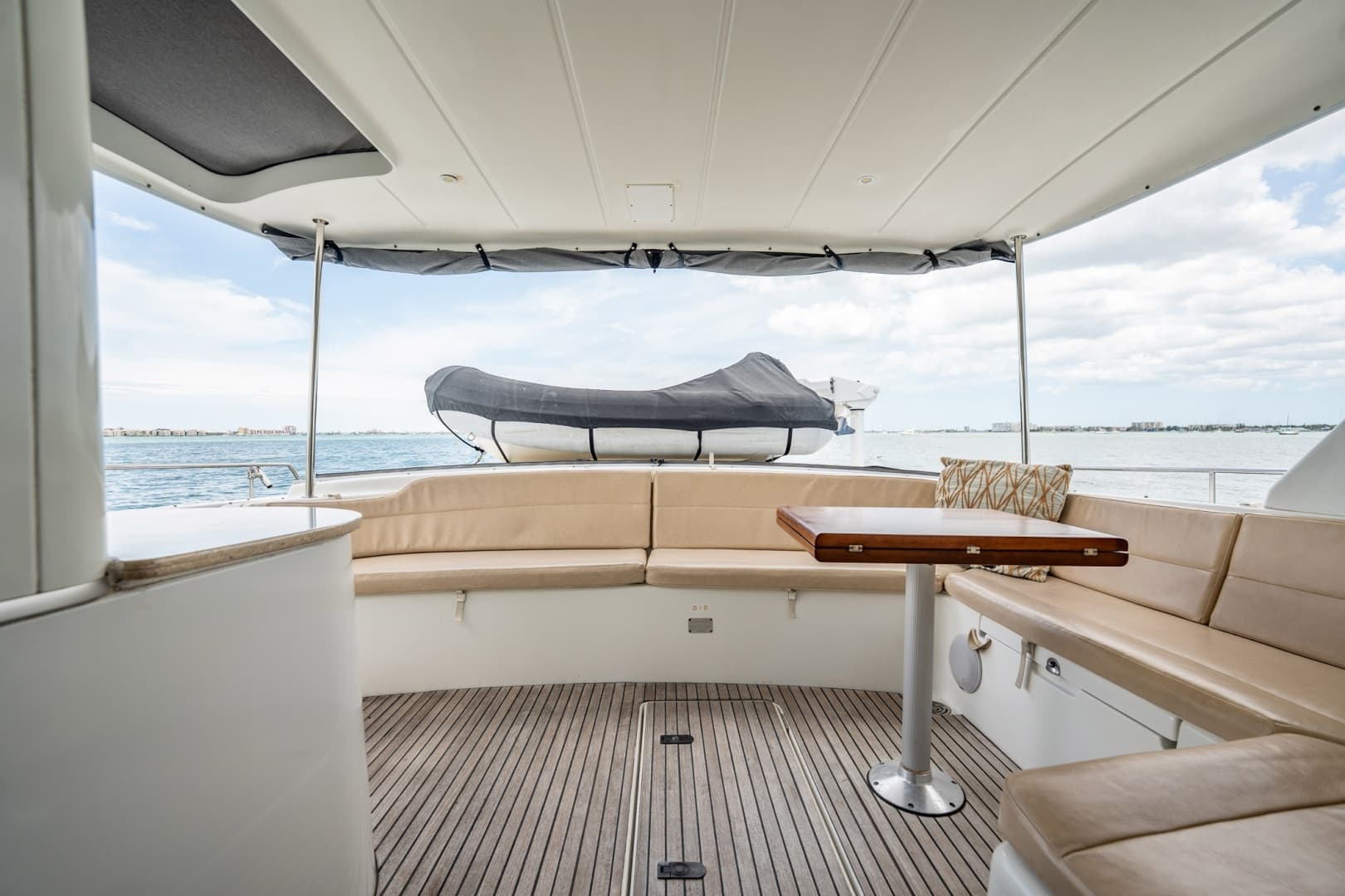2005 Lagoon Power 43