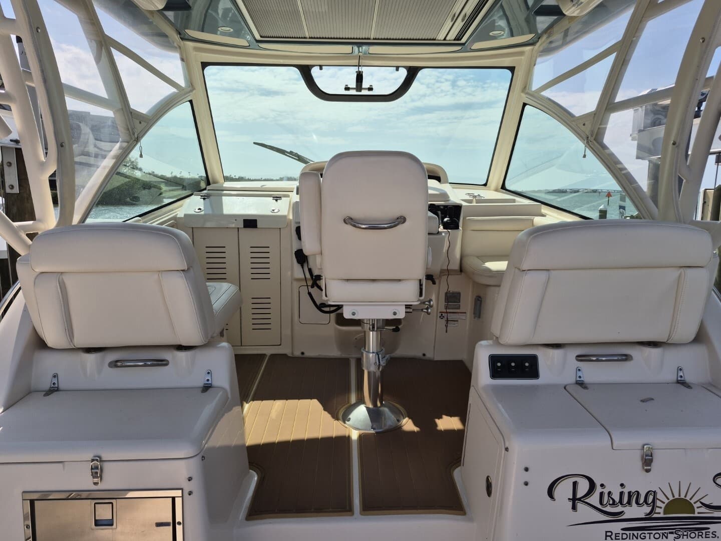 2018 Grady-White 330 Express