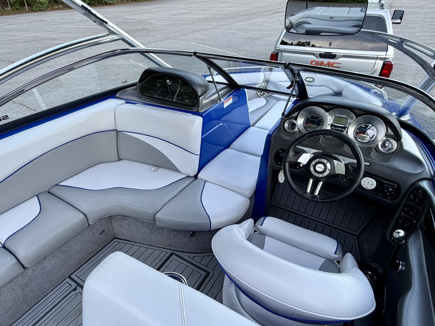 2008 Supra Launch 22SSV World's Edition