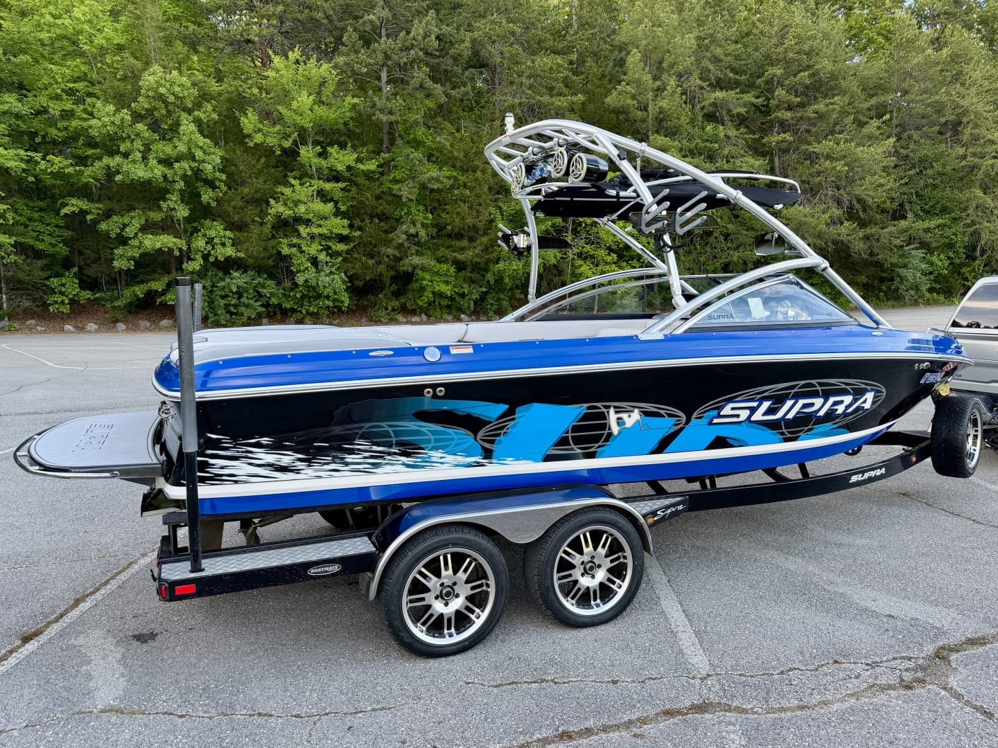 2008 Supra Launch 22SSV World's Edition