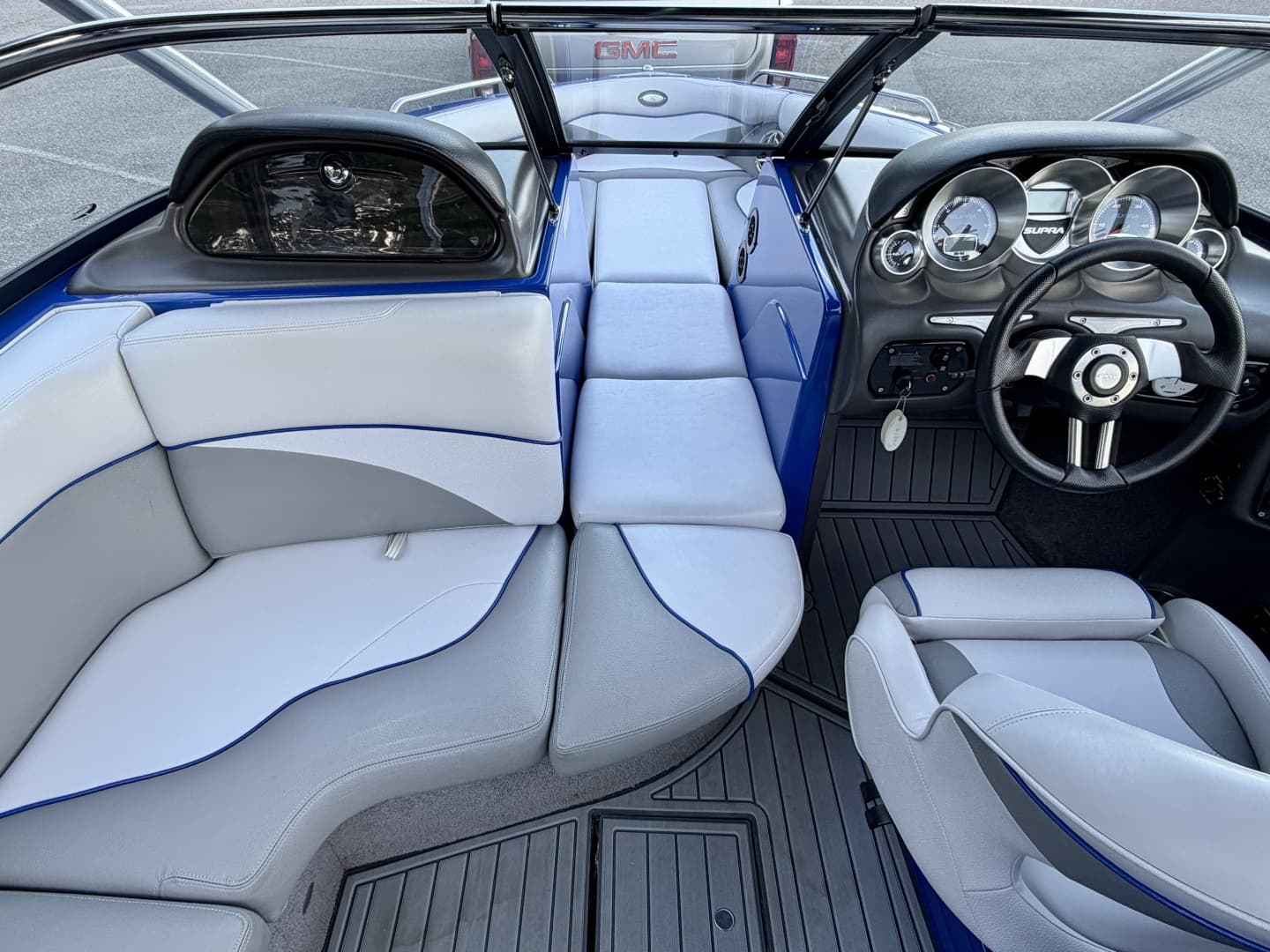 2008 Supra Launch 22SSV World's Edition