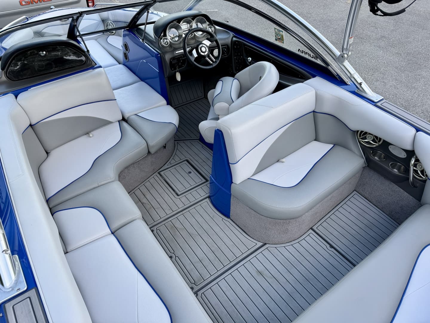2008 Supra Launch 22SSV World's Edition