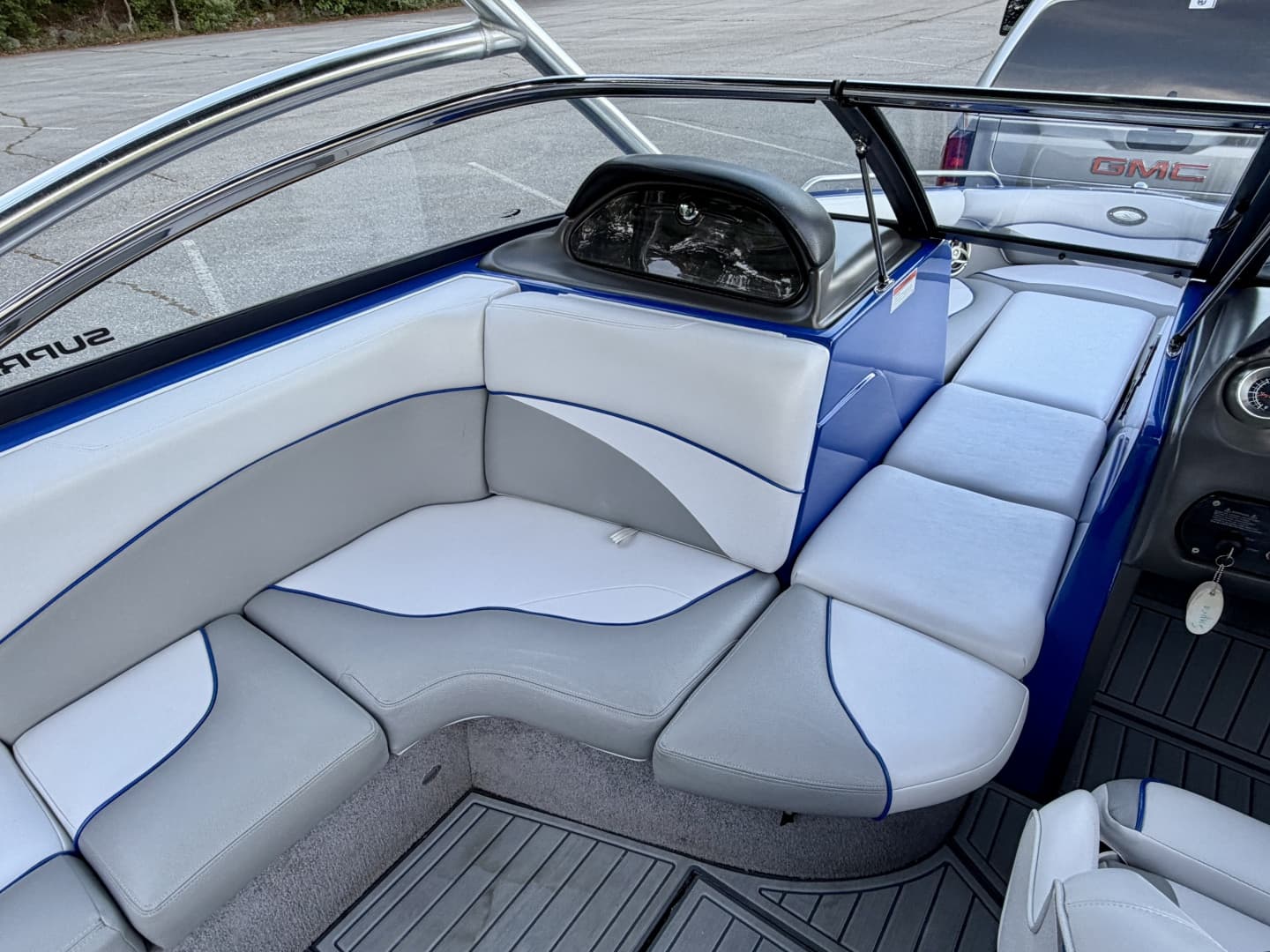 2008 Supra Launch 22SSV World's Edition