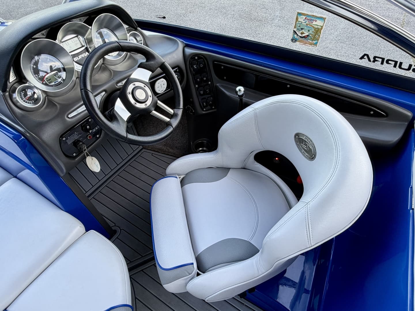 2008 Supra Launch 22SSV World's Edition