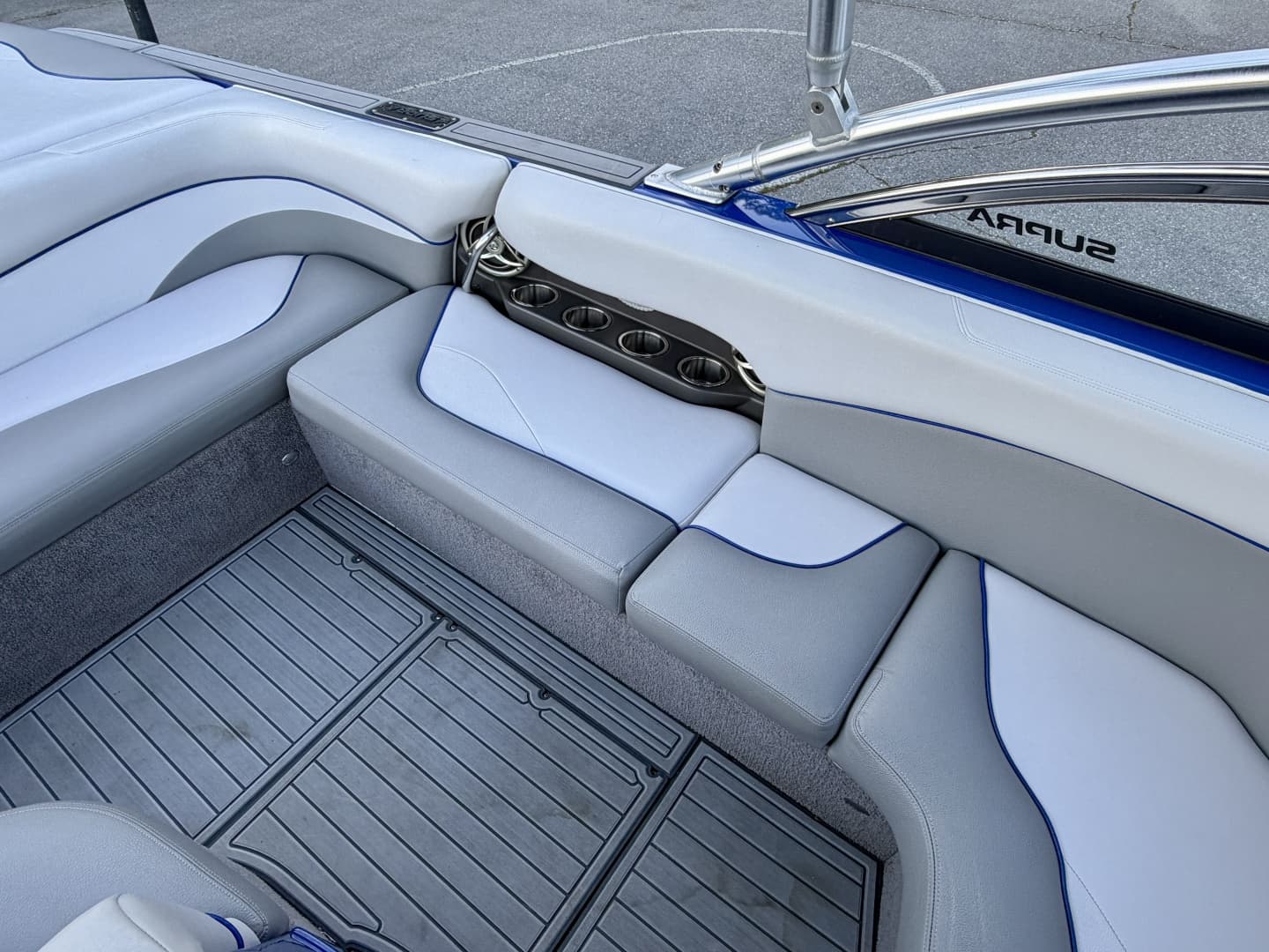 2008 Supra Launch 22SSV World's Edition