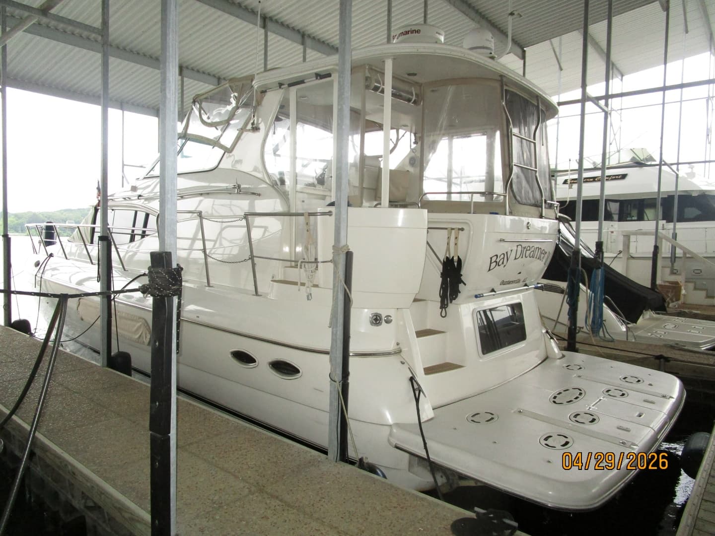 44' Cruisers port aft profile