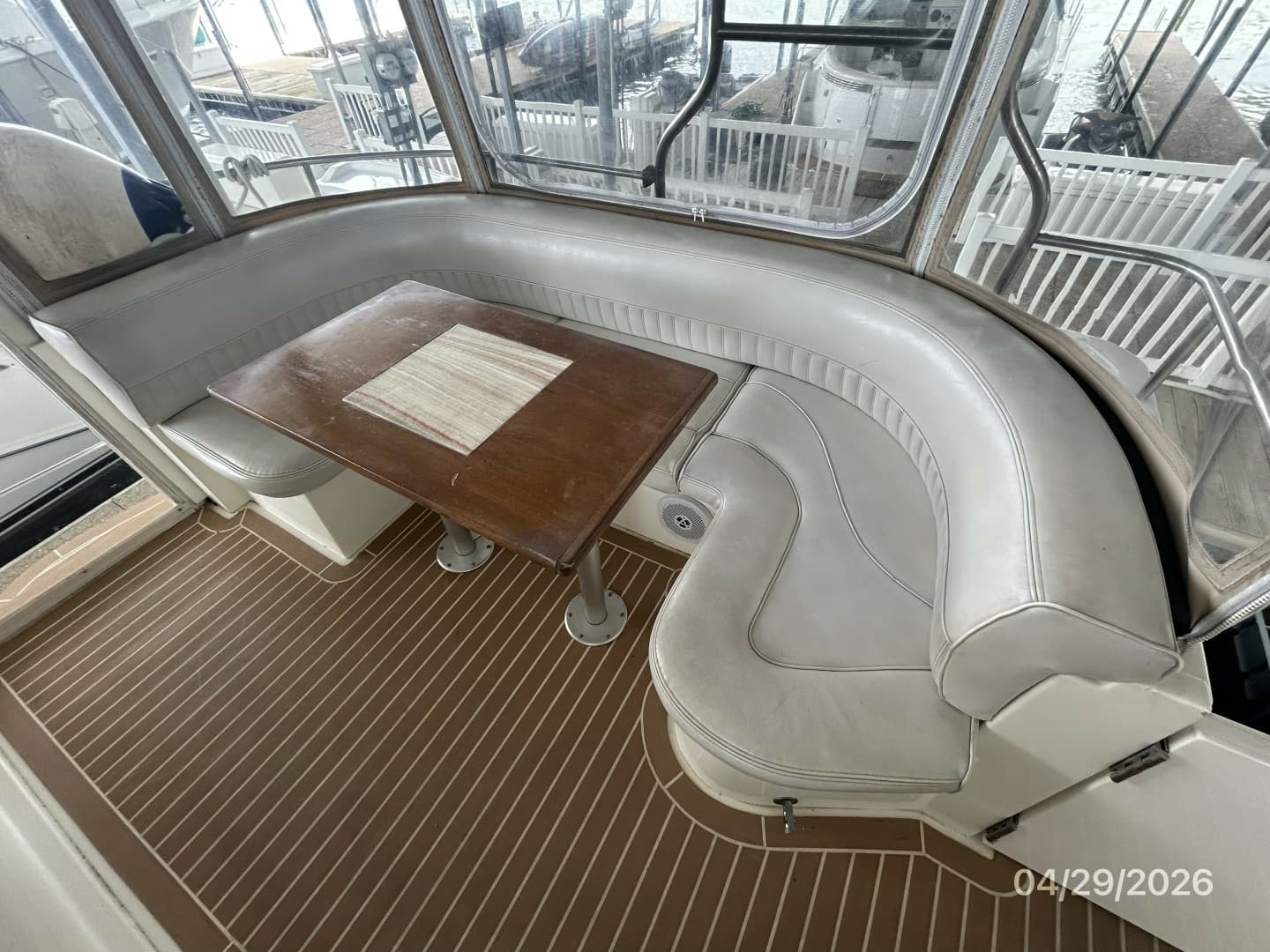 44' Cruisers sundeck aft seating