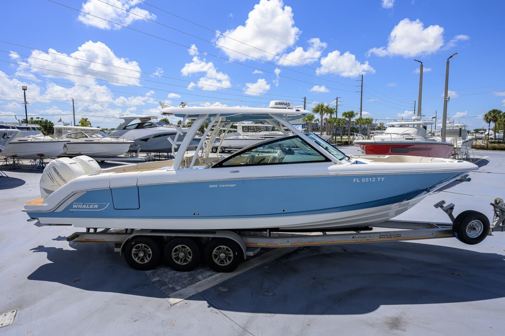 2023 Boston Whaler Vantage