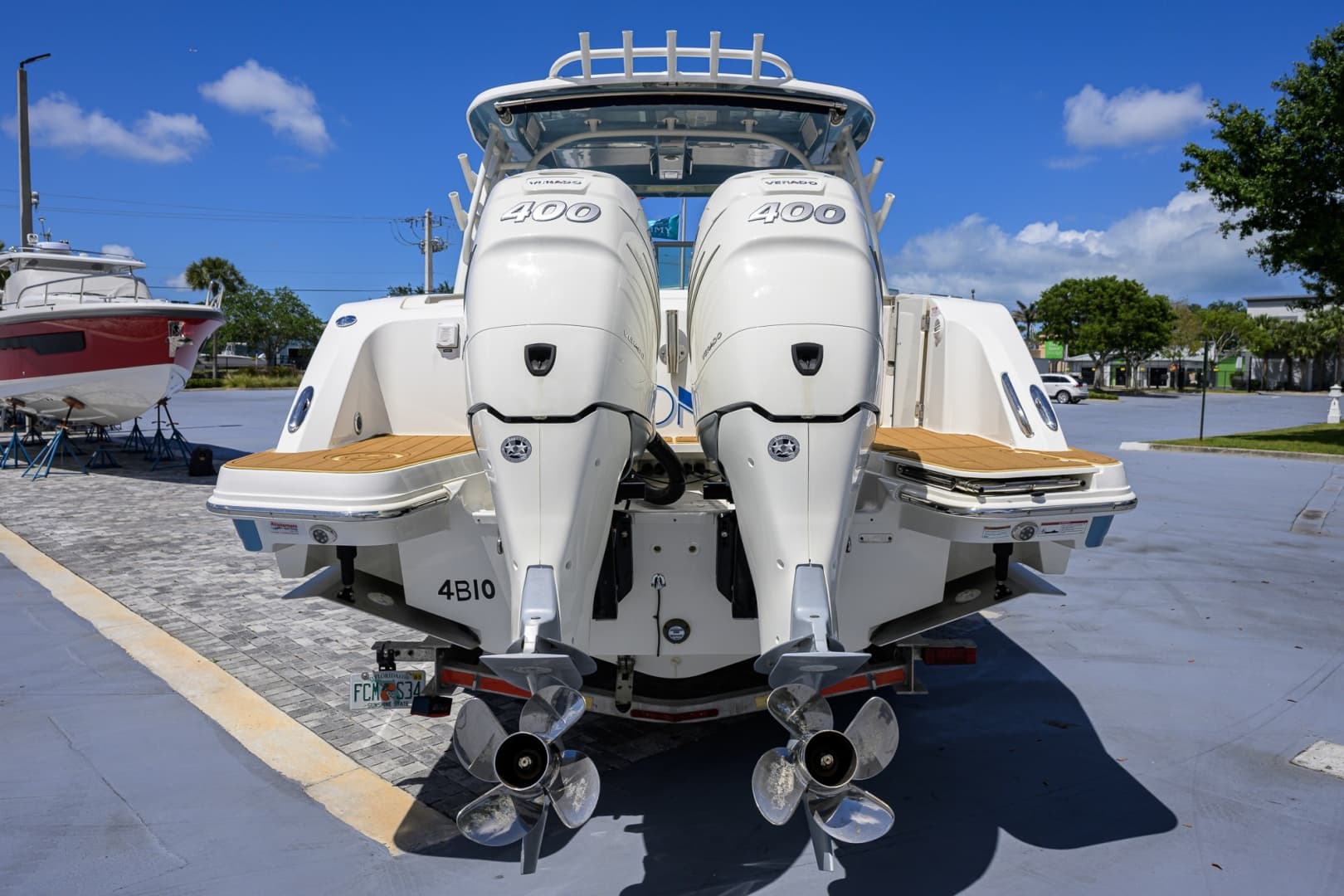 2023 Boston Whaler Vantage