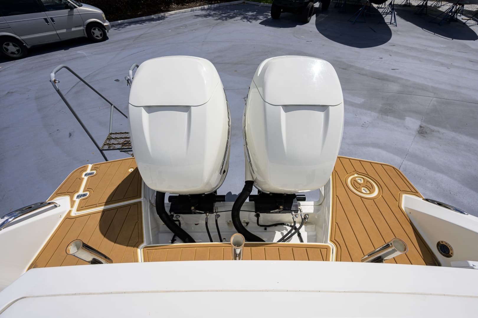 2023 Boston Whaler Vantage