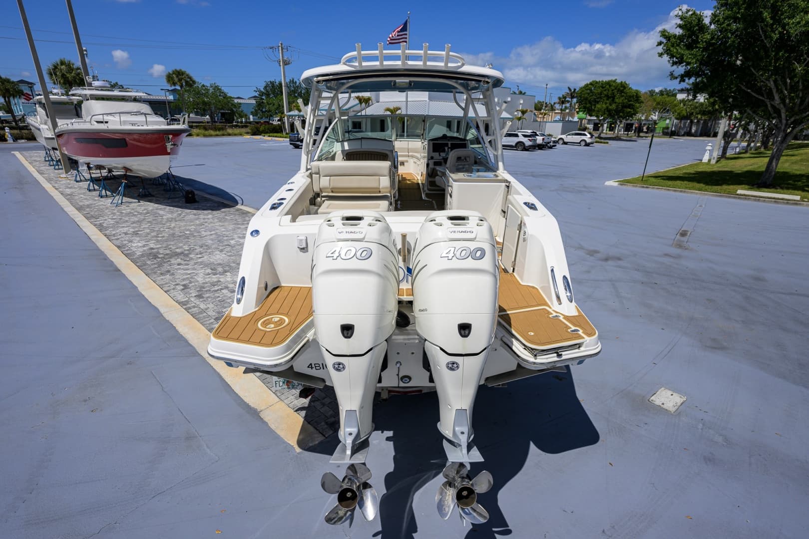 2023 Boston Whaler Vantage