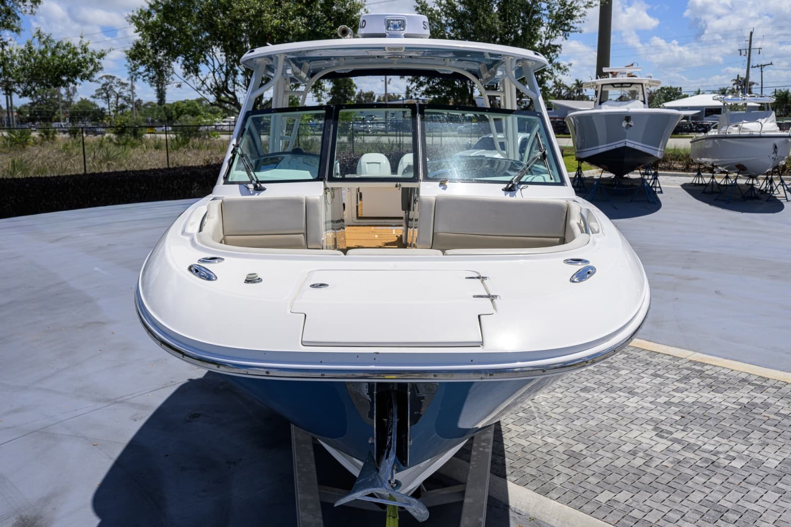 2023 Boston Whaler Vantage