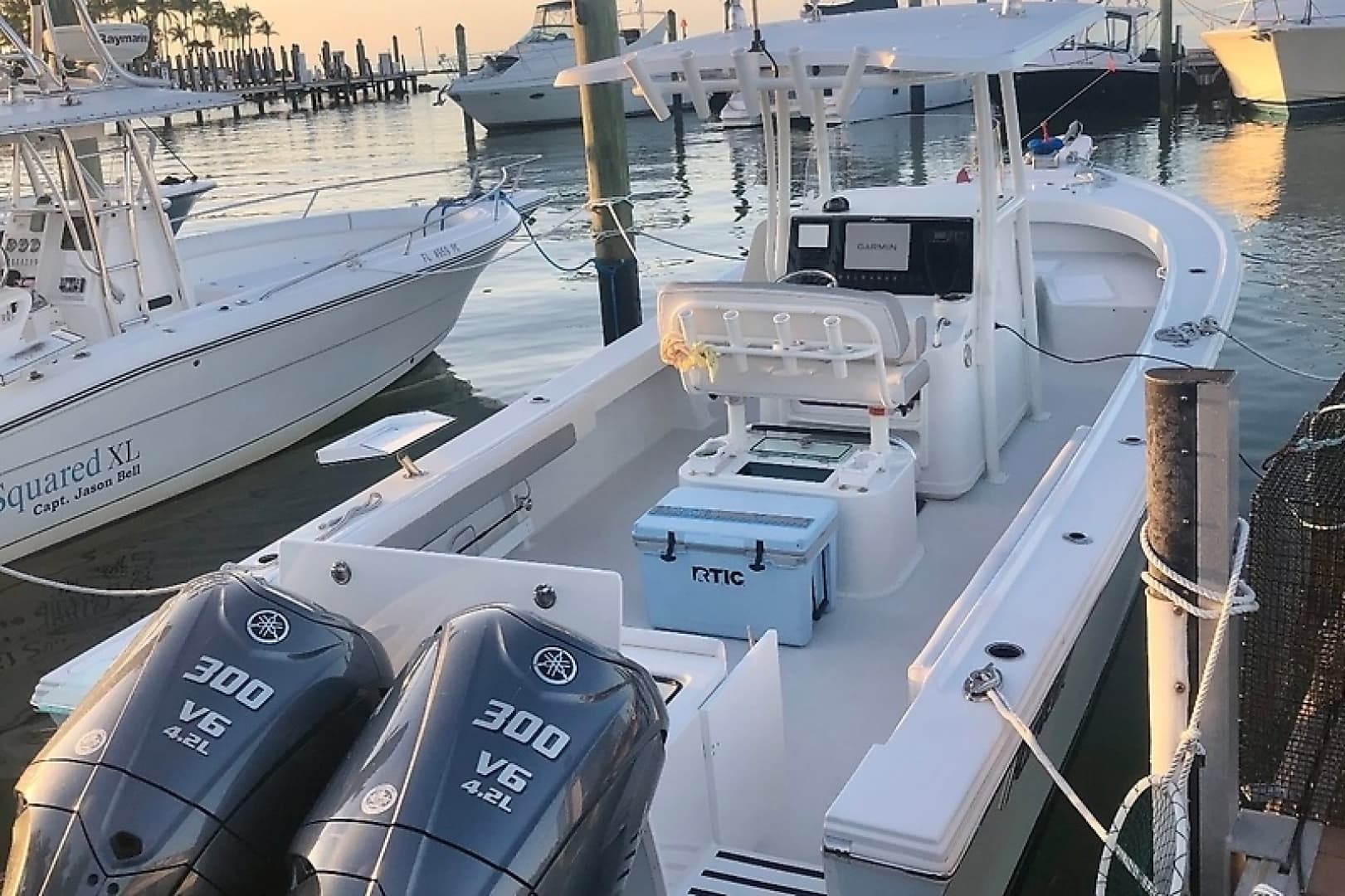 0005688943
