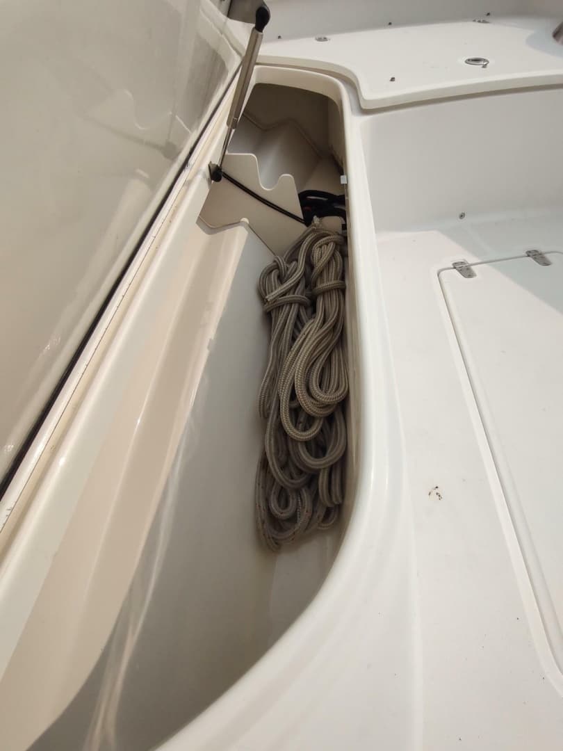 2006 Boston Whaler 320 Outrage