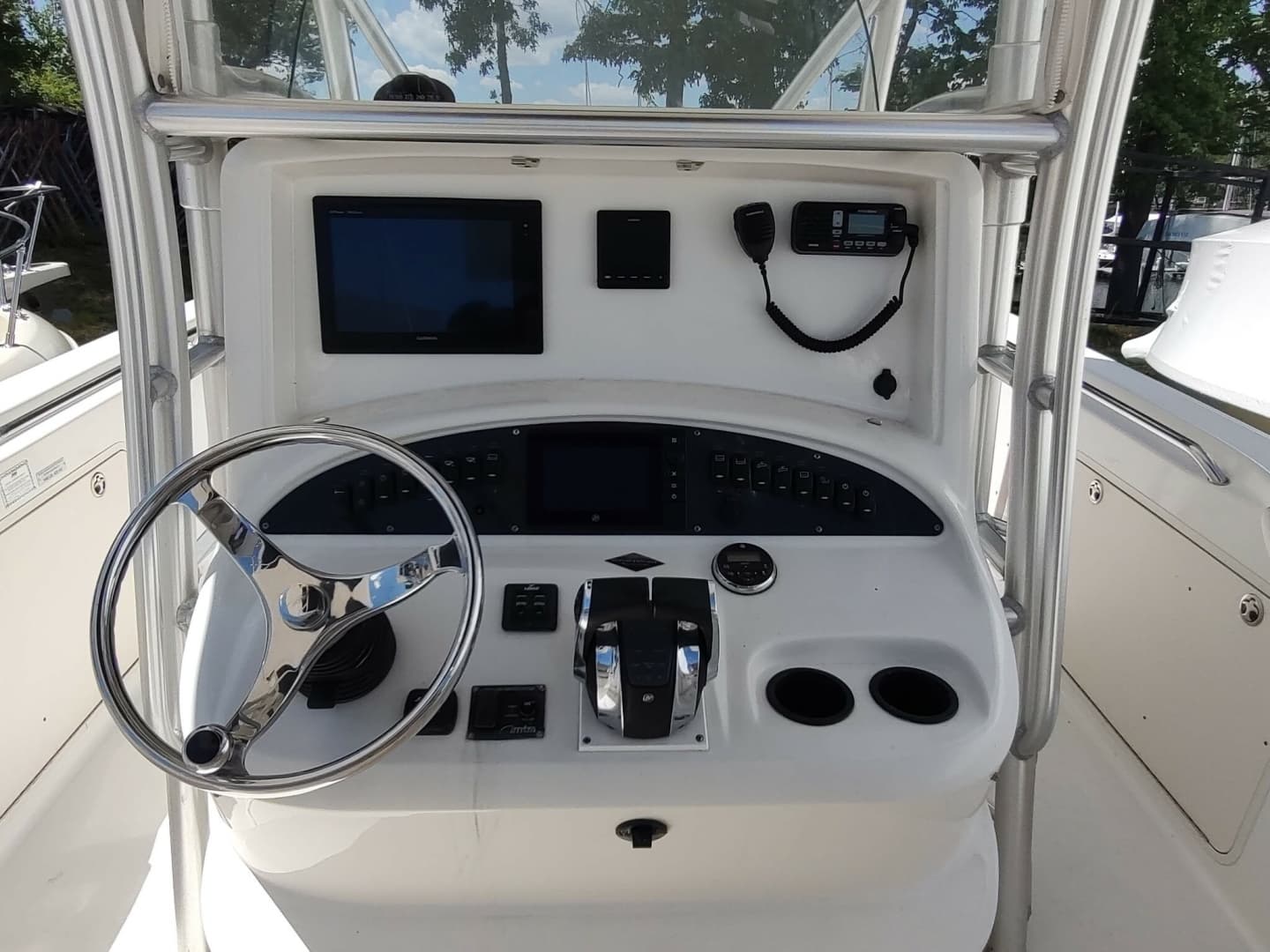 2006 Boston Whaler 320 Outrage