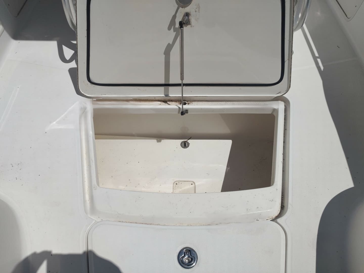 2006 Boston Whaler 320 Outrage