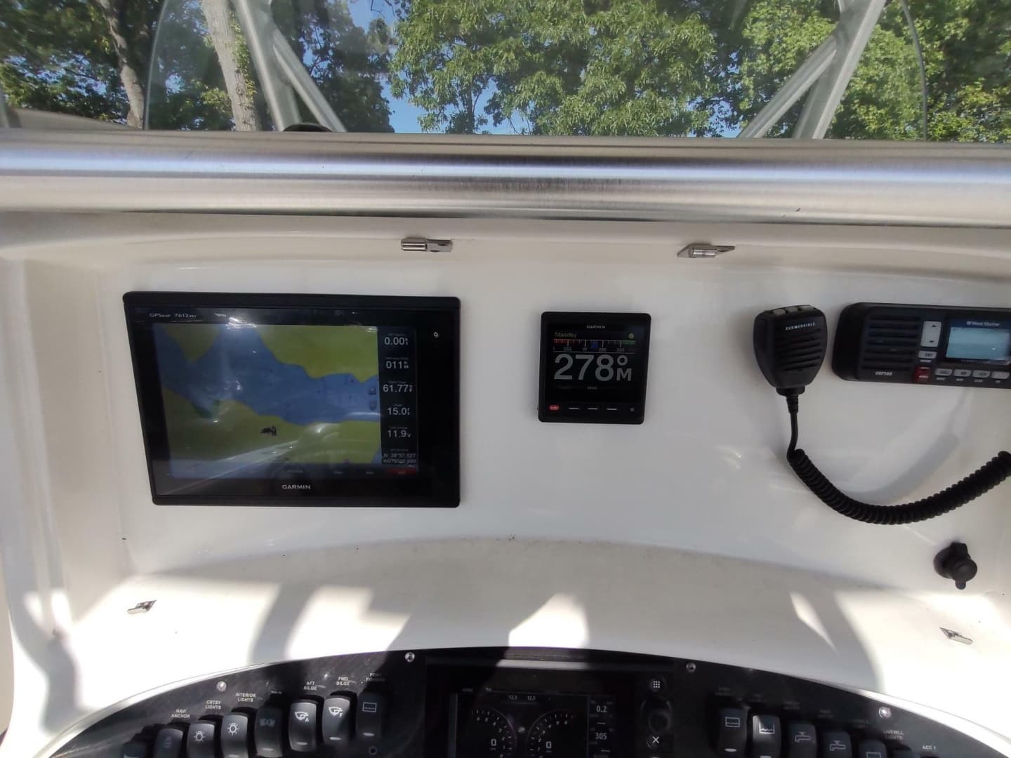 2006 Boston Whaler 320 Outrage